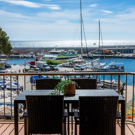 Es Port Apartmán *